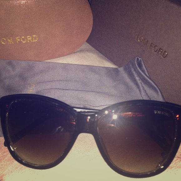 designer sunglasses - Picture 1 of 3